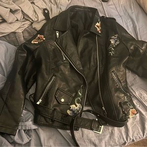 Vegan leather embroidered cropped moto jacket XL